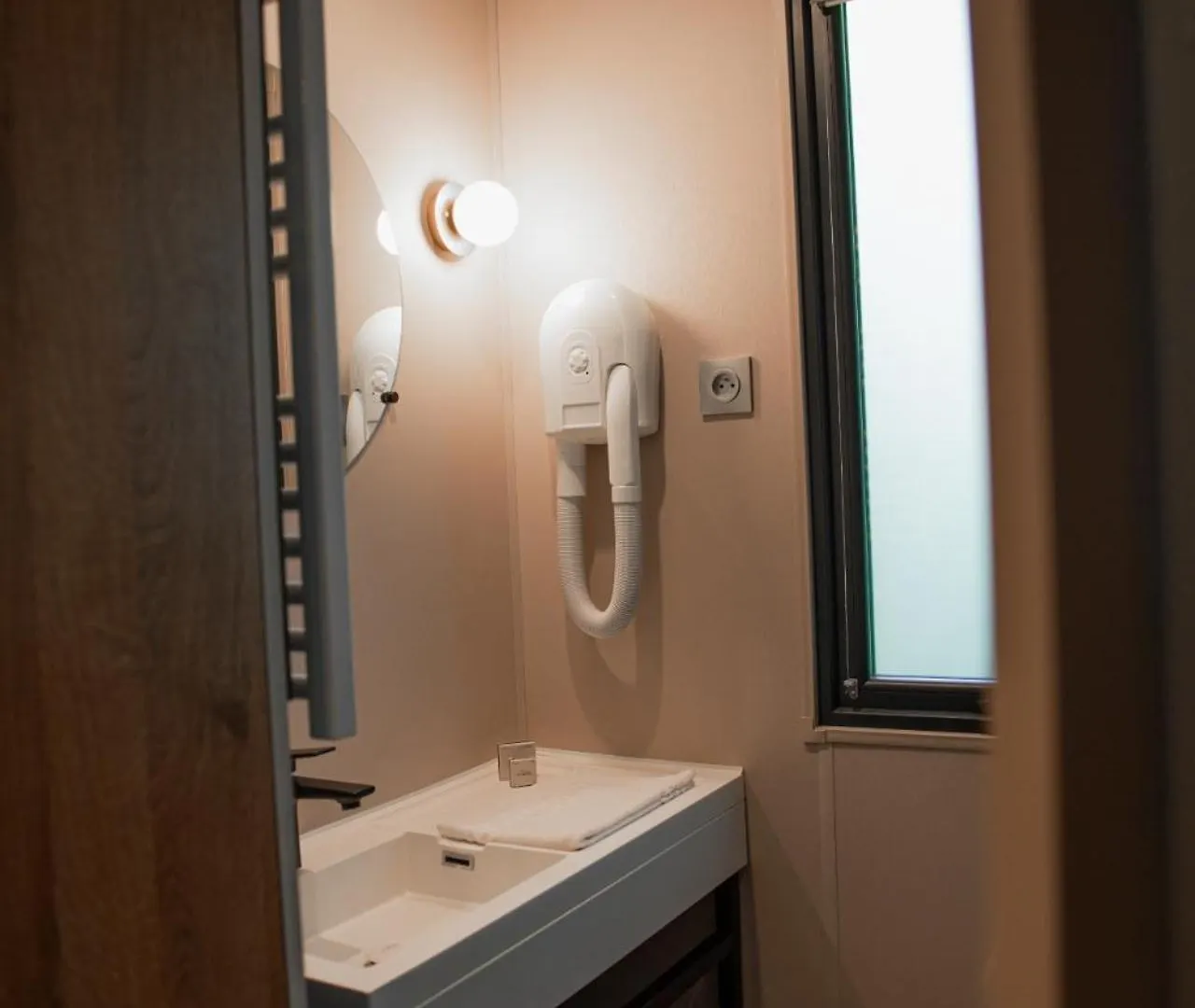 Rives D'Arc Hotel Vallon-Pont-d'Arc Campsite