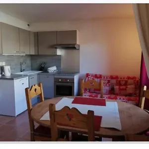 https://superbe-studio-praloup-1600.fr-provencehotel.com