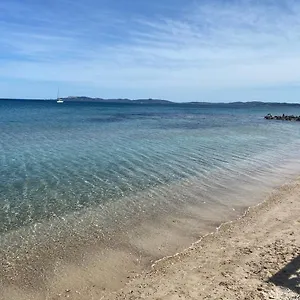 https://maison-studio-en-ville-proche-des-plages.fr-provencehotel.com